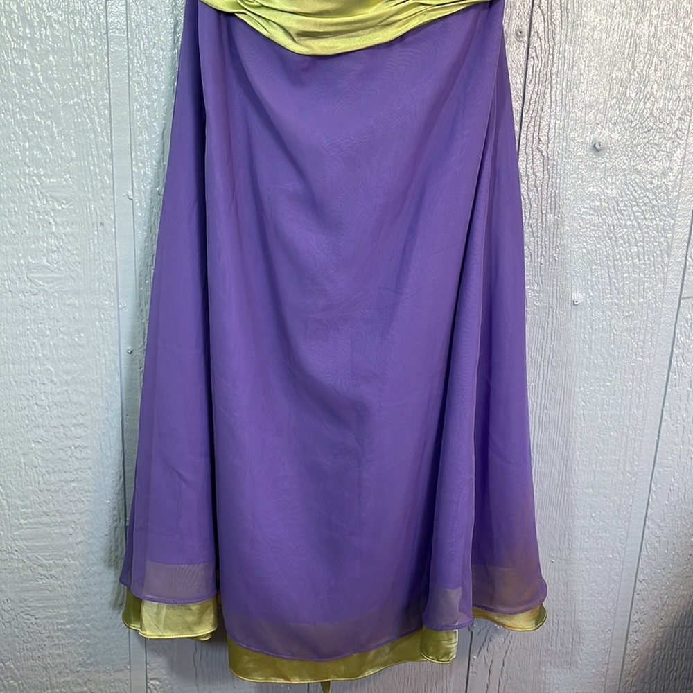 Semi formal dress size 8 - Picture 3 of 10